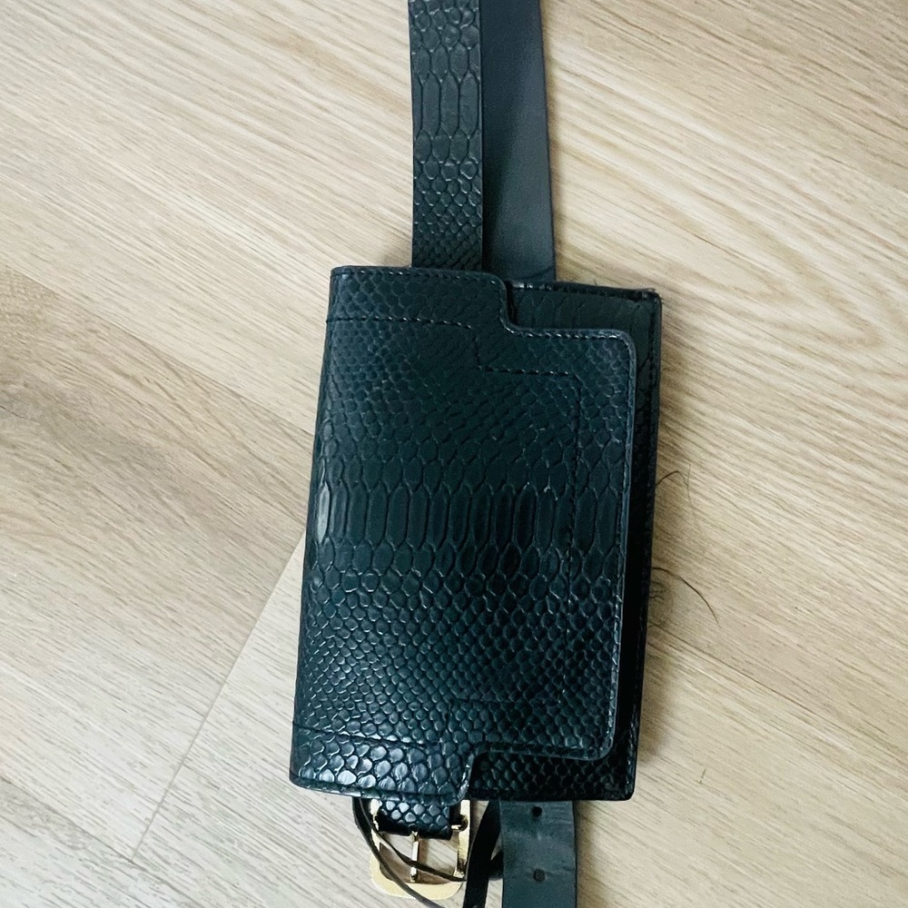 Elegant Black Snakeskin Pattern Women's Bag
